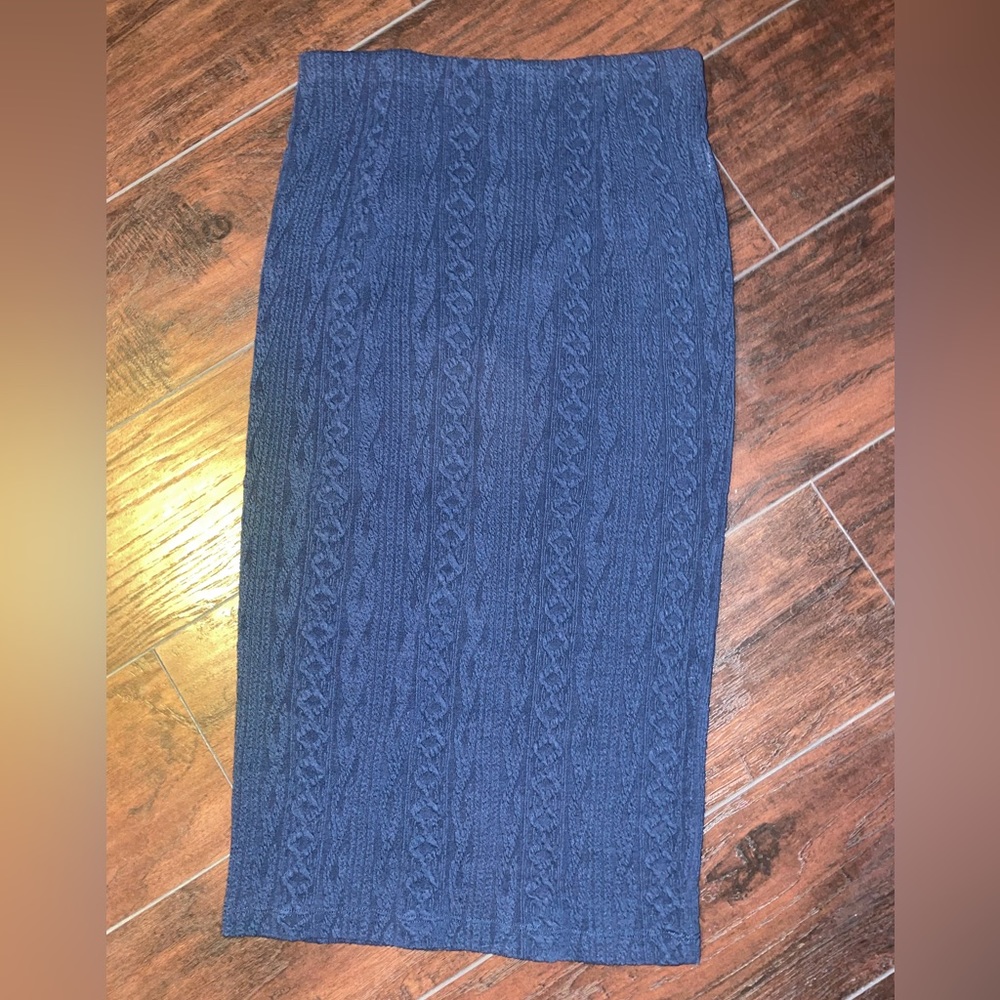 Forever 21 navy blue stretchy skirt